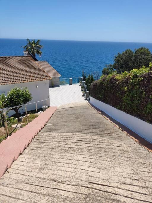 Villa En El Acantilado