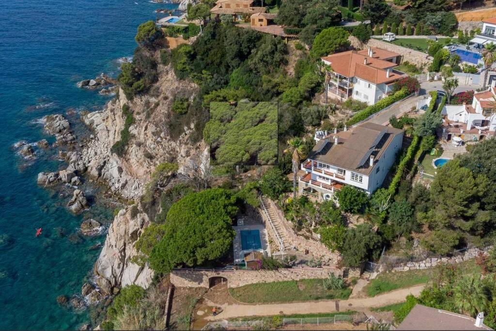 En El Acantilado Villa Lloret de Mar